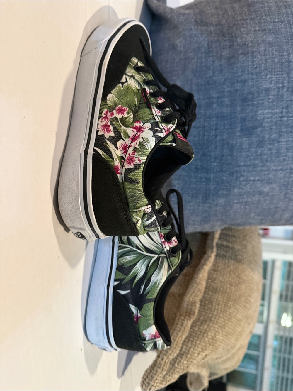 Vans Winston "Tropical Palm" Canvas Sneakers-Size 7